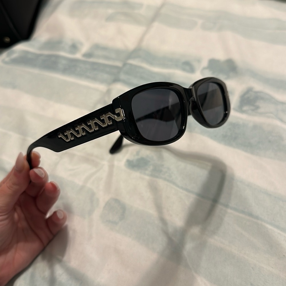 black sunglasses